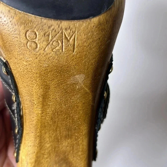 Michael Michael Kors black wooden gold buckle sandal size 8.5m - Picture 6 of 6